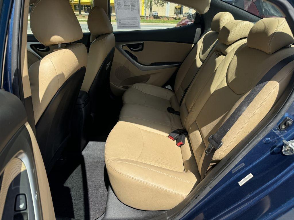 Hyundai Elantra  2013
