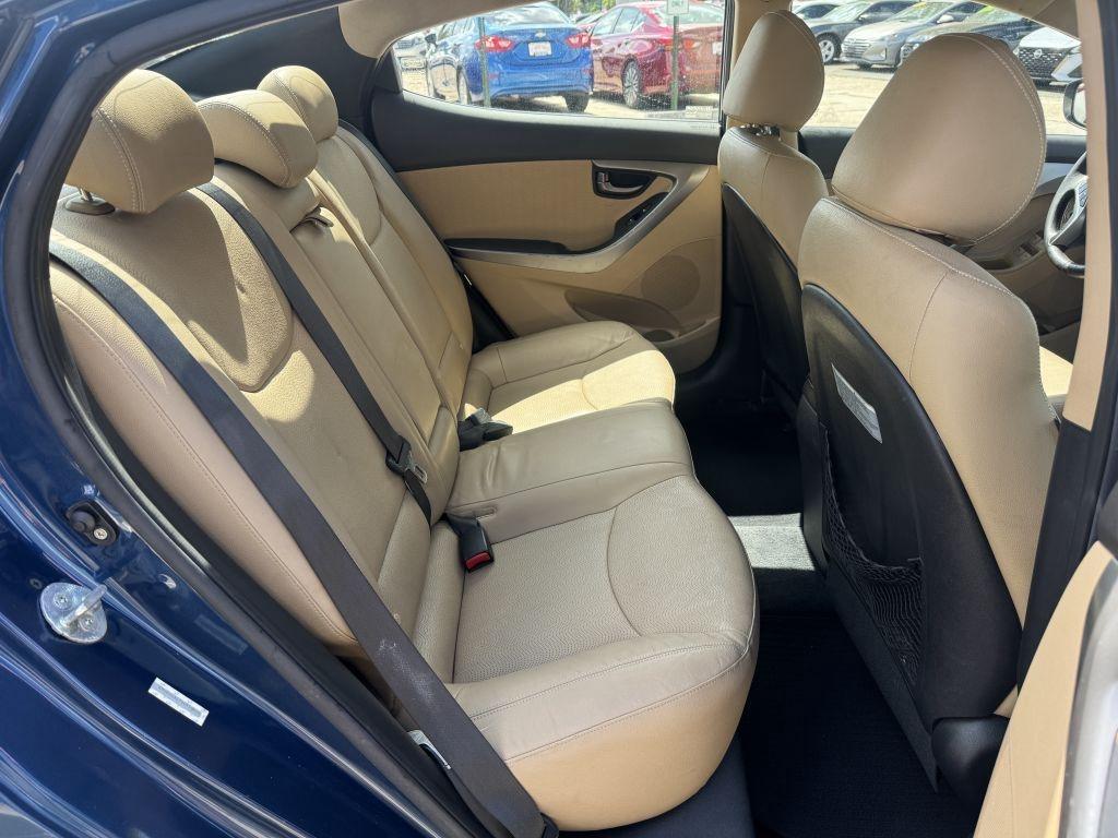 Hyundai Elantra  2013