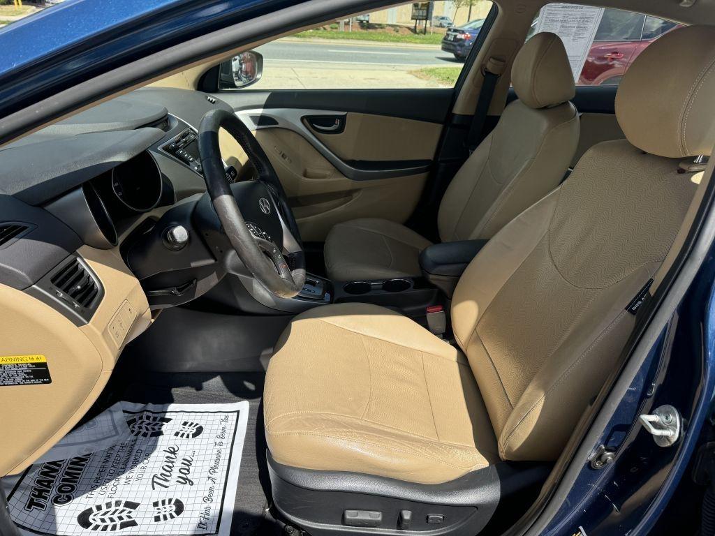 Hyundai Elantra  2013