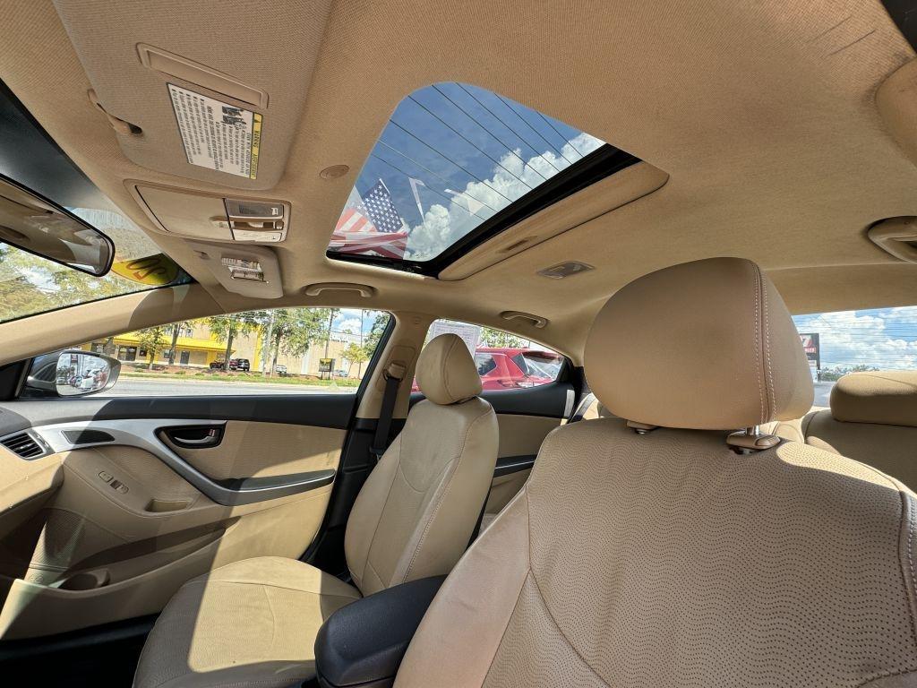 Hyundai Elantra  2013
