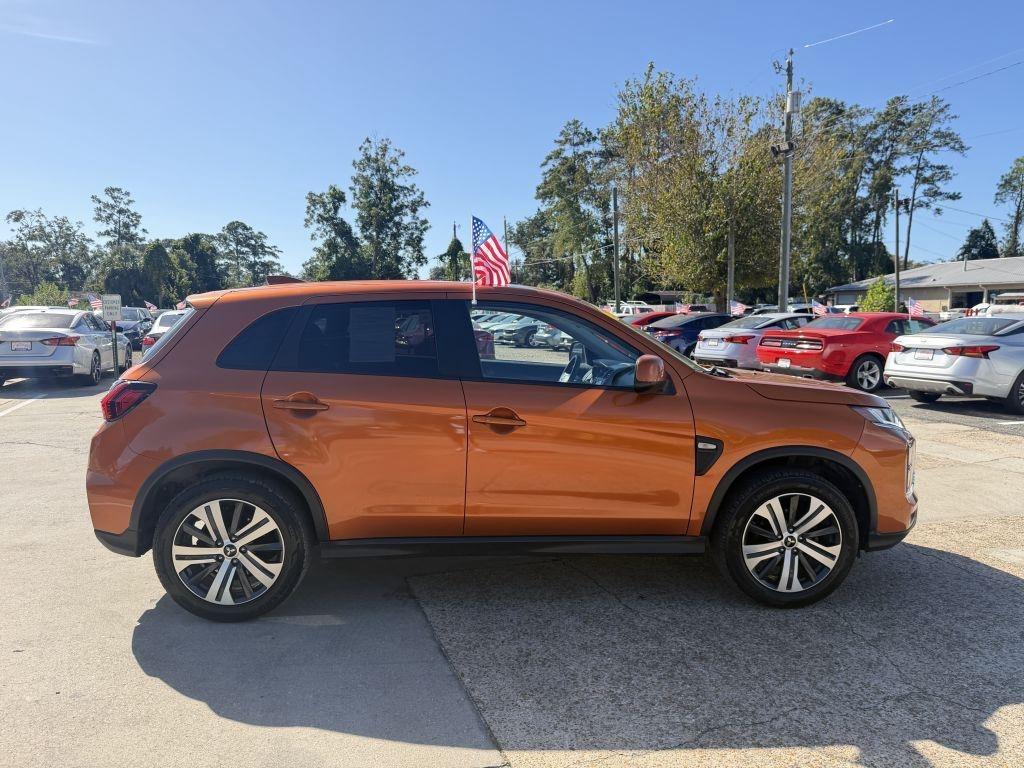 Mitsubishi Outlander Sport  2021