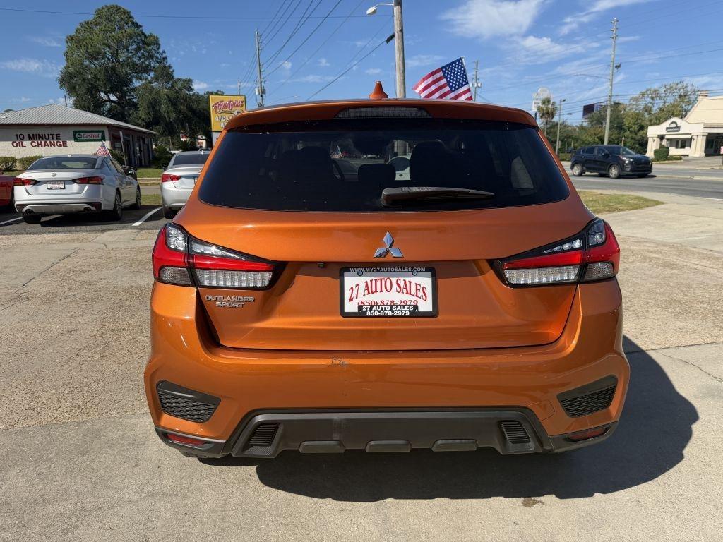 Mitsubishi Outlander Sport  2021