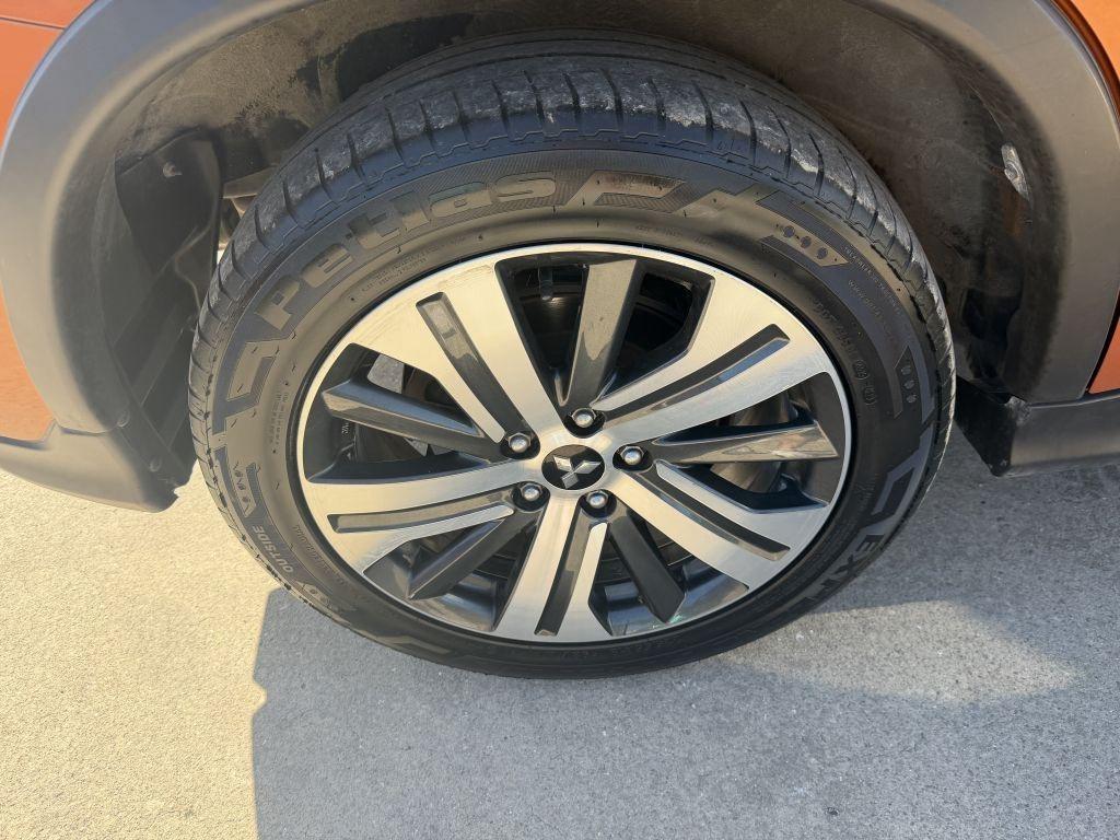 Mitsubishi Outlander Sport  2021