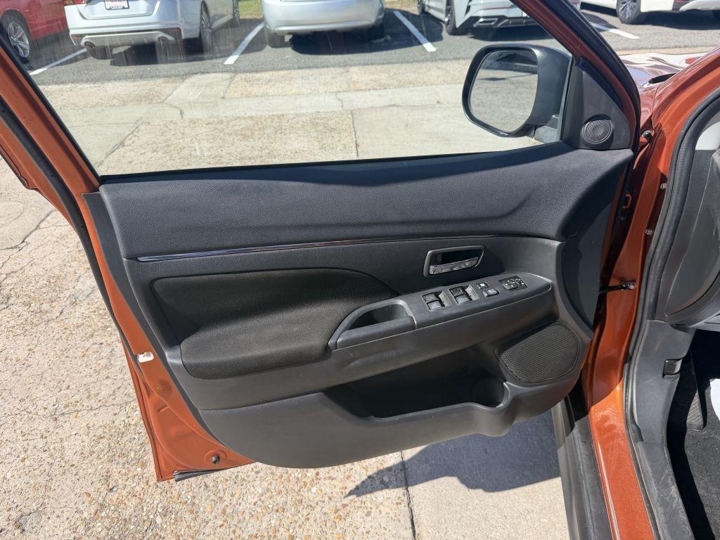 Mitsubishi Outlander Sport  2021