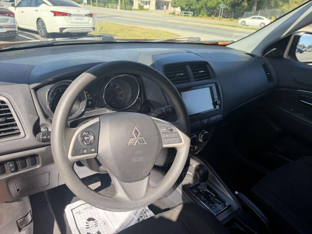 Mitsubishi Outlander Sport  2021