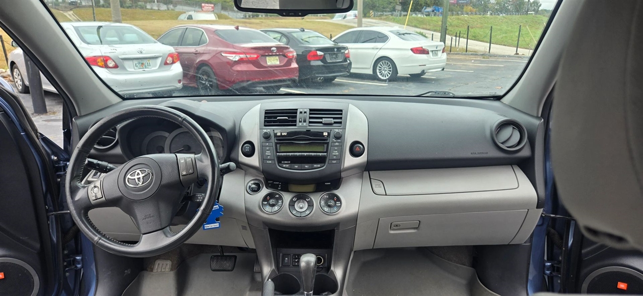 Toyota RAV4  2011 Toyota RAV4  2011