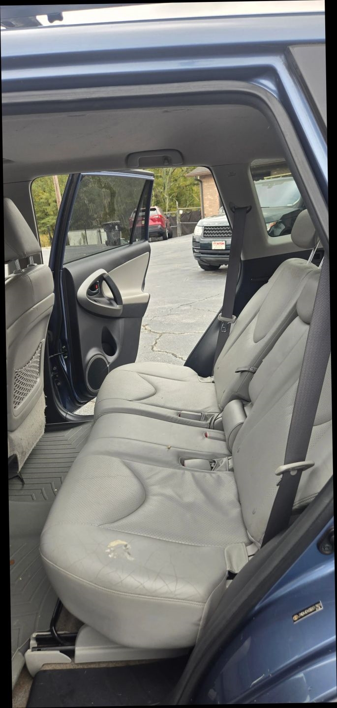 Toyota RAV4  2011 Toyota RAV4  2011