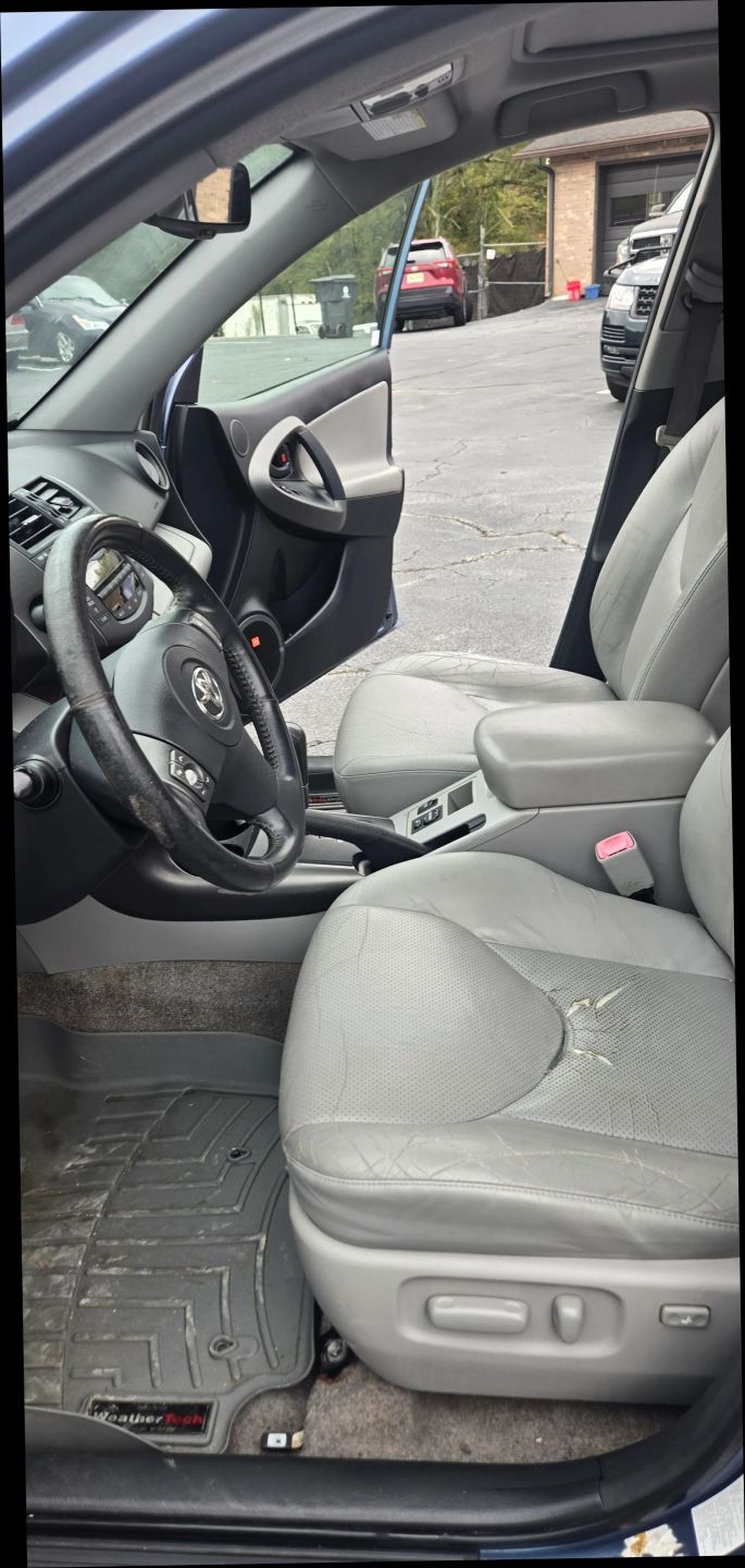 Toyota RAV4  2011 Toyota RAV4  2011