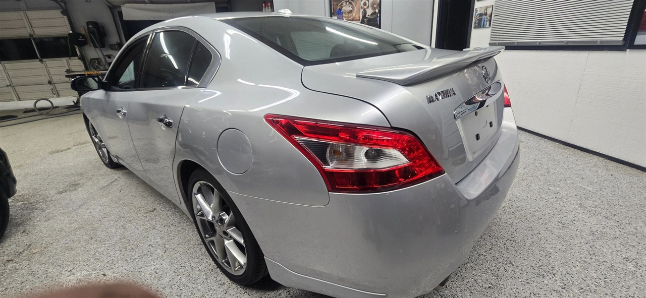 Nissan Maxima  2010
