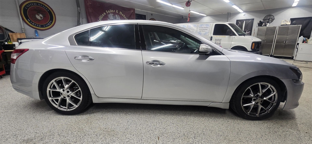 Nissan Maxima  2010