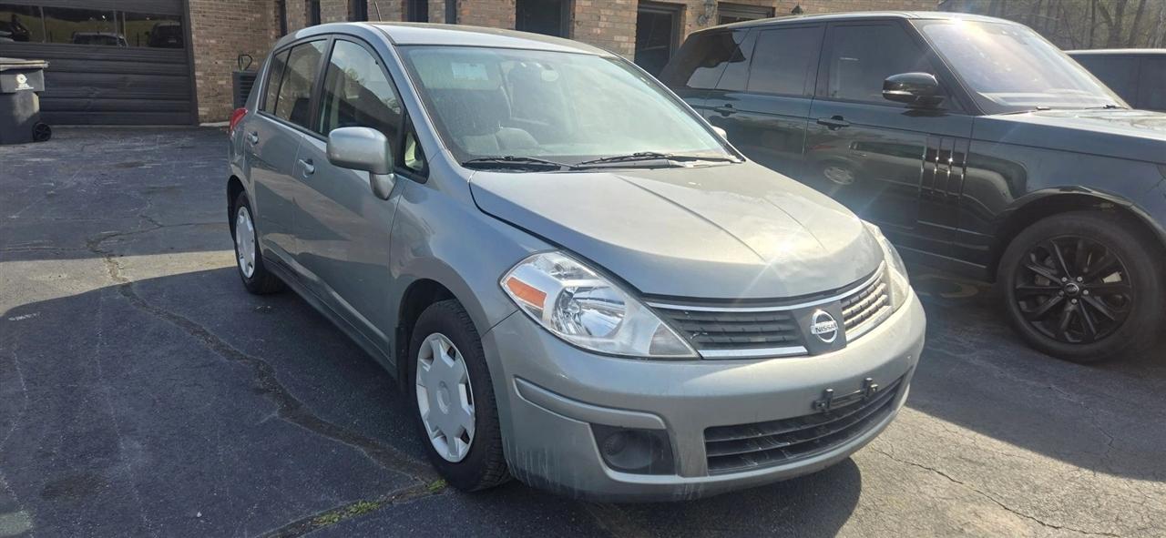 Nissan Versa  2008