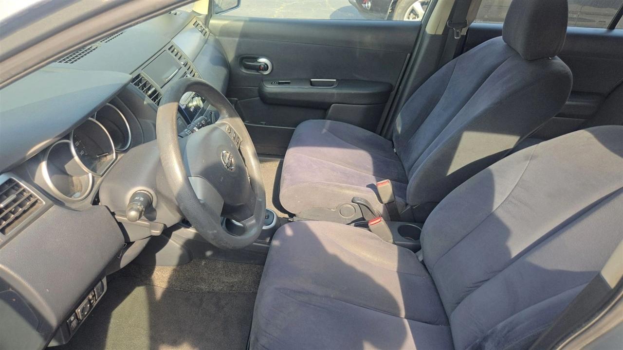 Nissan Versa  2008