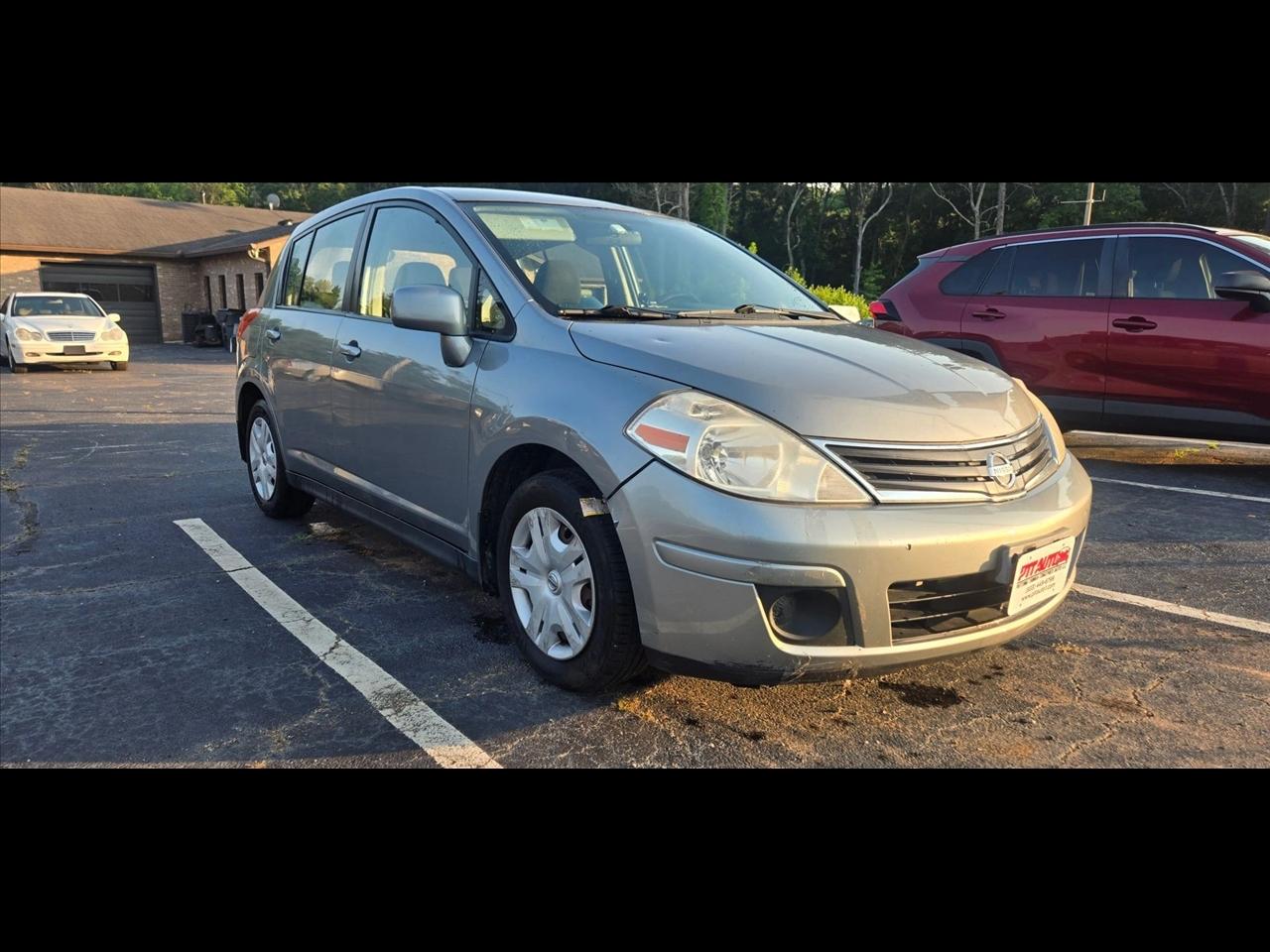Nissan Versa  2012