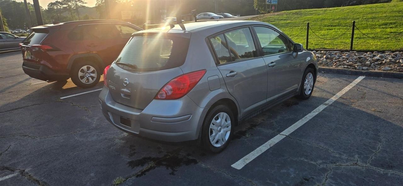 Nissan Versa  2012