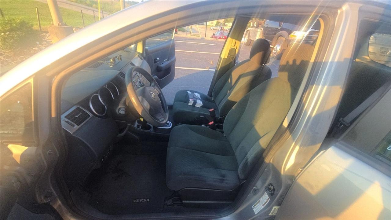 Nissan Versa  2012