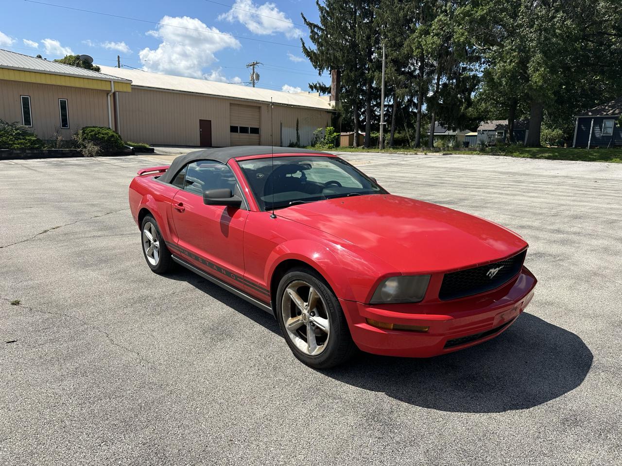 Ford Mustang V6 Deluxe Convertible 2005