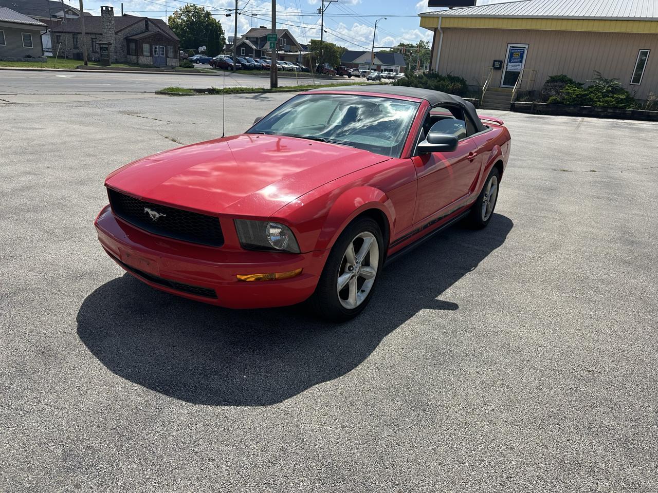 Ford Mustang V6 Deluxe Convertible 2005
