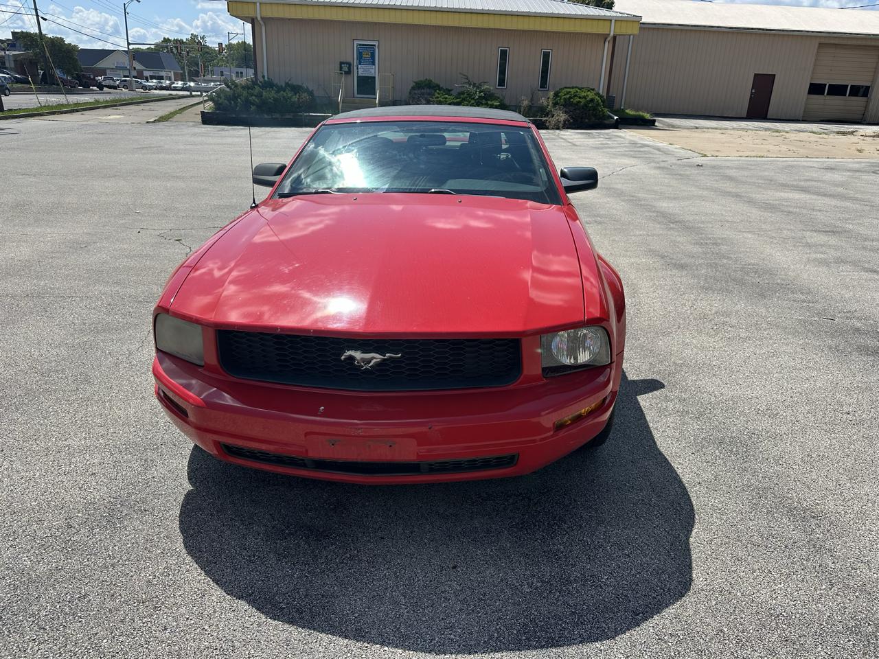 Ford Mustang V6 Deluxe Convertible 2005