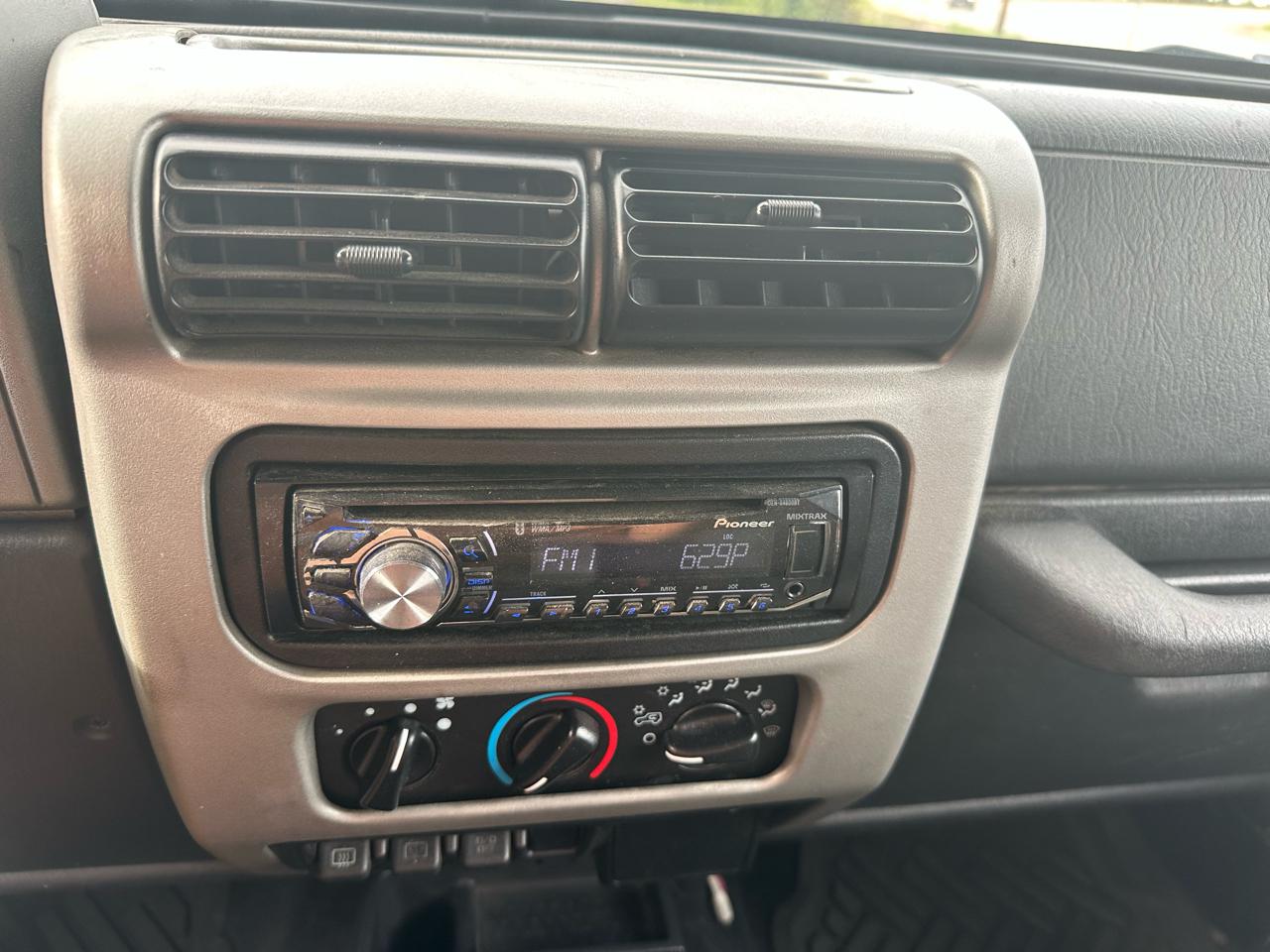 Jeep Wrangler Unlimited 2D SUV 4WD 2005