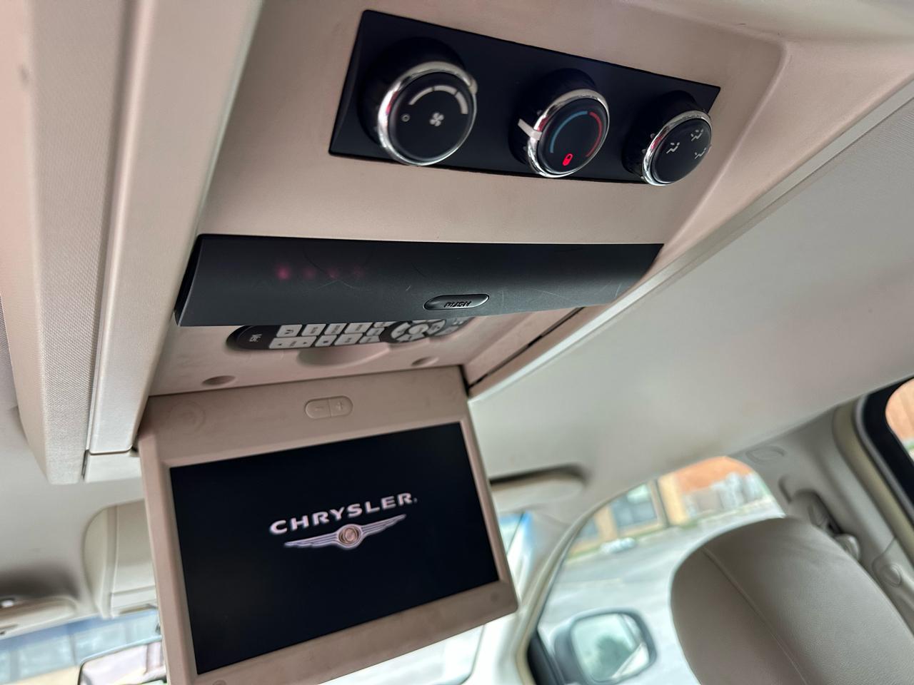Chrysler Town & Country Touring 2009