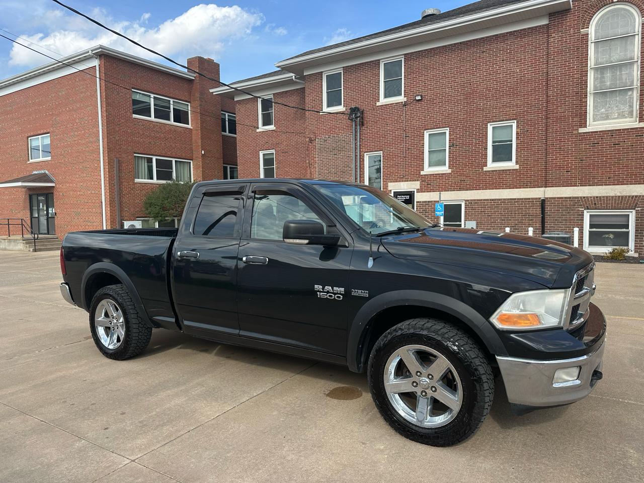 Dodge Ram 1500 SLT Quad Cab 4WD 2009