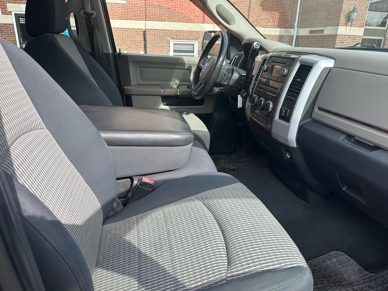 Dodge Ram 1500 SLT Quad Cab 4WD 2009