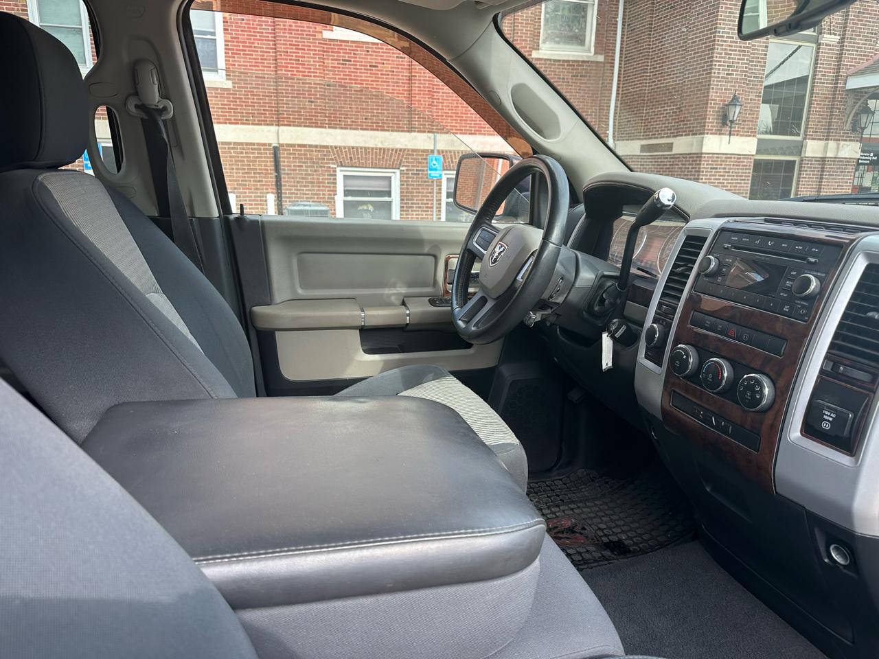 Dodge Ram 1500 SLT Quad Cab 4WD 2009
