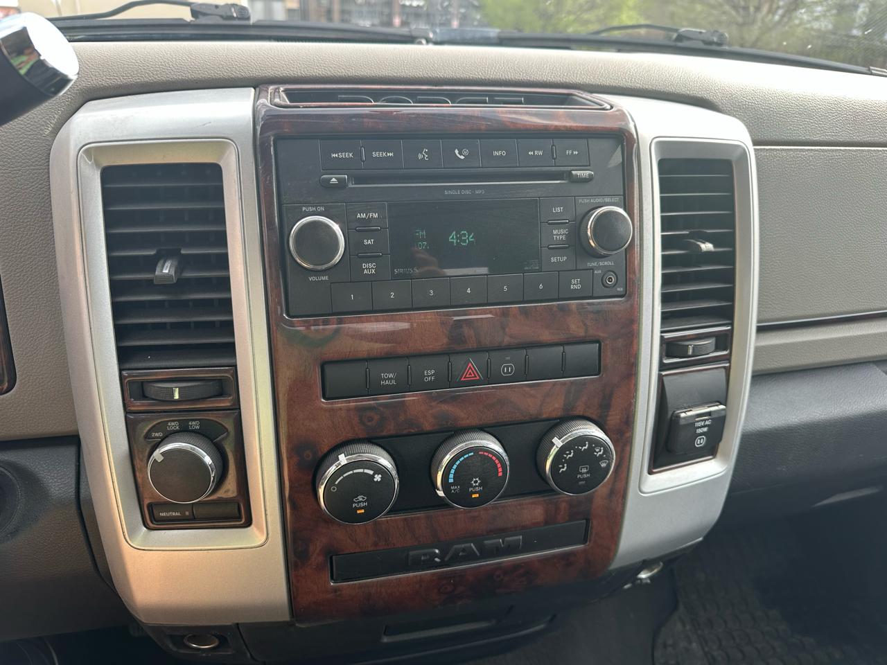 Dodge Ram 1500 SLT Quad Cab 4WD 2009