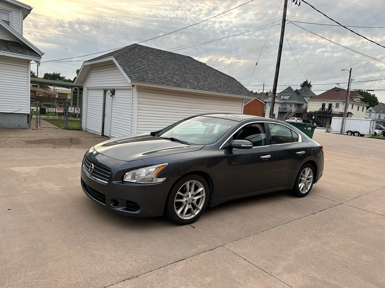2011 Nissan Maxima SV photo 3