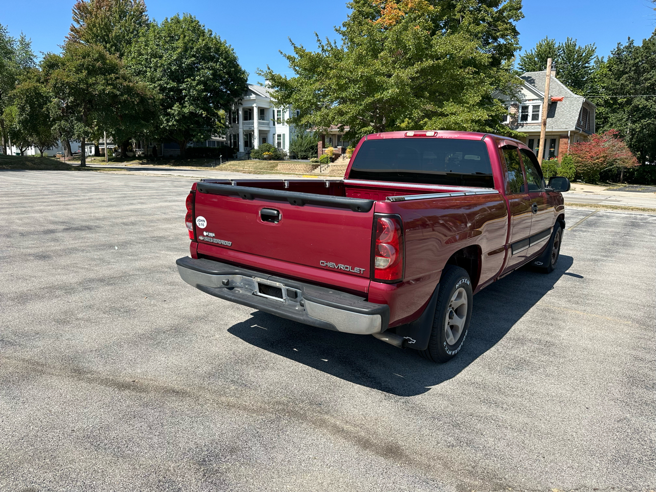 Chevrolet Silverado 1500 Work Truck Ext. Cab Short Bed 2WD 2004 Chevrolet Silverado 1500 Work Truck Ext. Cab Short Bed 2WD 2004