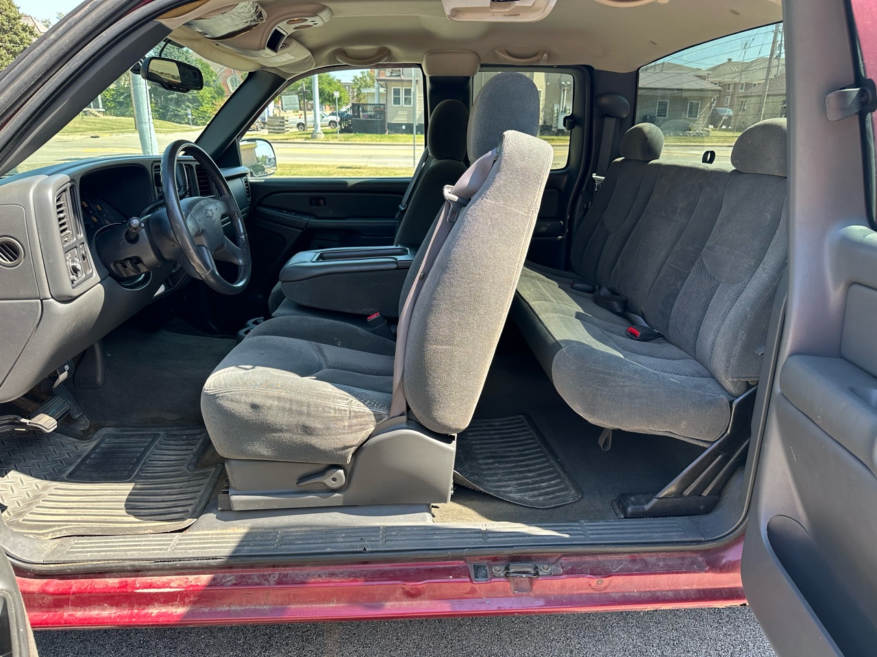 Chevrolet Silverado 1500 Work Truck Ext. Cab Short Bed 2WD 2004 Chevrolet Silverado 1500 Work Truck Ext. Cab Short Bed 2WD 2004