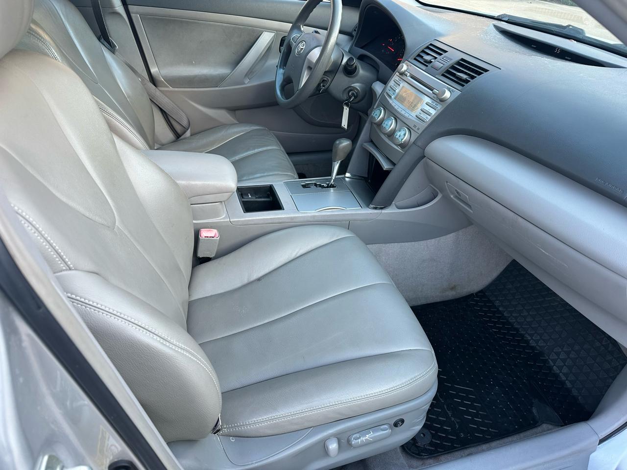 Toyota Camry XLE 5-Spd AT 2009