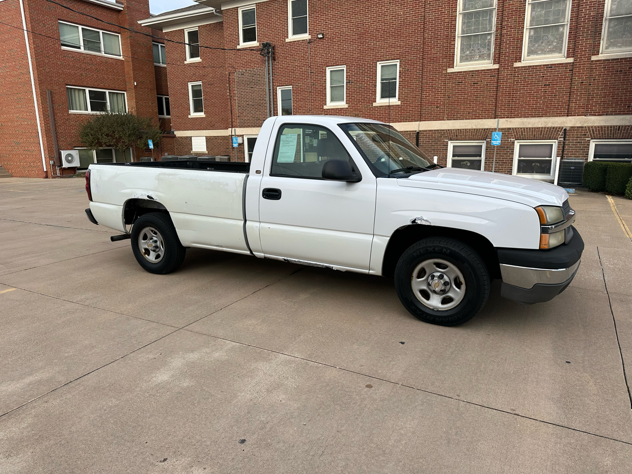Chevrolet Silverado 1500 1LT Regular Cab Long Box 2WD 2004 Chevrolet Silverado 1500 1LT Regular Cab Long Box 2WD 2004