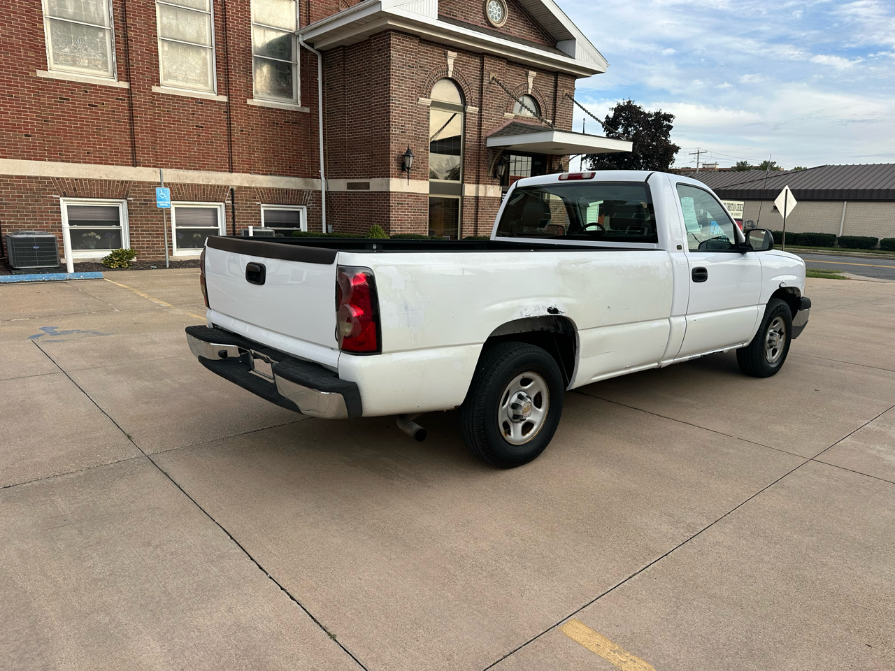 Chevrolet Silverado 1500 1LT Regular Cab Long Box 2WD 2004 Chevrolet Silverado 1500 1LT Regular Cab Long Box 2WD 2004