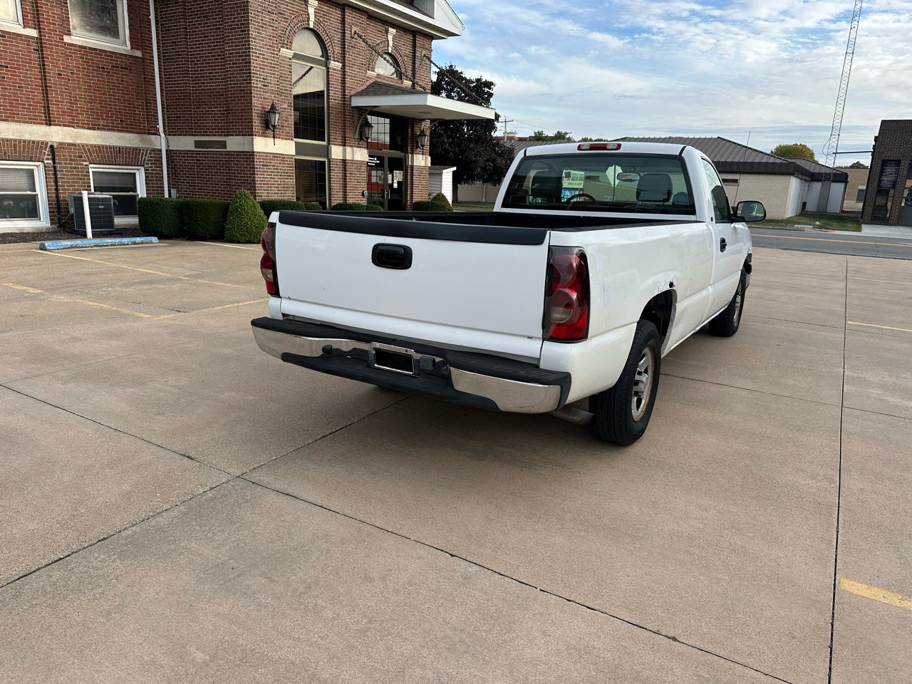 Chevrolet Silverado 1500 1LT Regular Cab Long Box 2WD 2004 Chevrolet Silverado 1500 1LT Regular Cab Long Box 2WD 2004