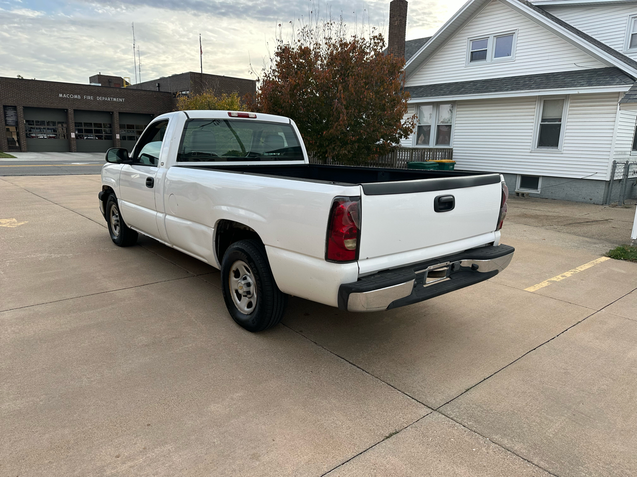Chevrolet Silverado 1500 1LT Regular Cab Long Box 2WD 2004 Chevrolet Silverado 1500 1LT Regular Cab Long Box 2WD 2004