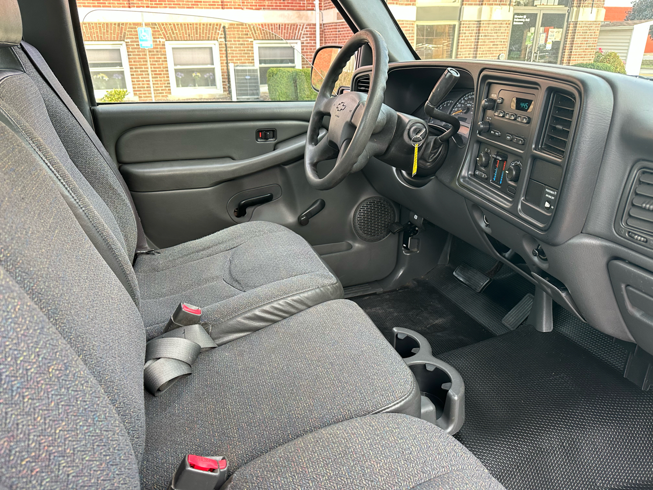 Chevrolet Silverado 1500 1LT Regular Cab Long Box 2WD 2004 Chevrolet Silverado 1500 1LT Regular Cab Long Box 2WD 2004