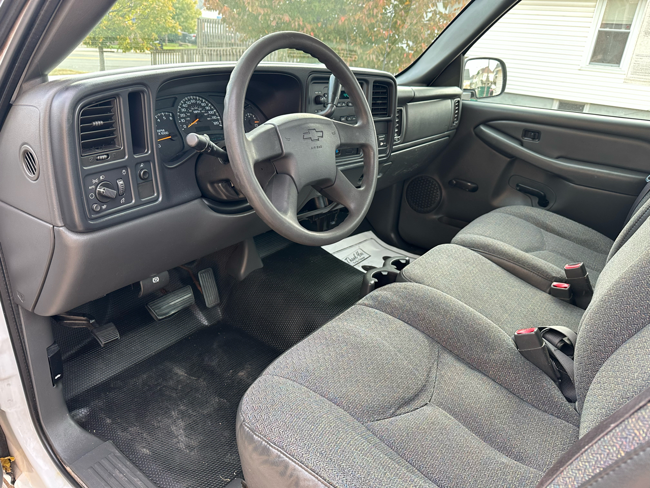 Chevrolet Silverado 1500 1LT Regular Cab Long Box 2WD 2004 Chevrolet Silverado 1500 1LT Regular Cab Long Box 2WD 2004
