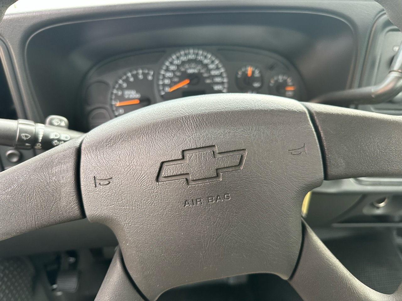 Chevrolet Silverado 1500 1LT Regular Cab Long Box 2WD 2004 Chevrolet Silverado 1500 1LT Regular Cab Long Box 2WD 2004