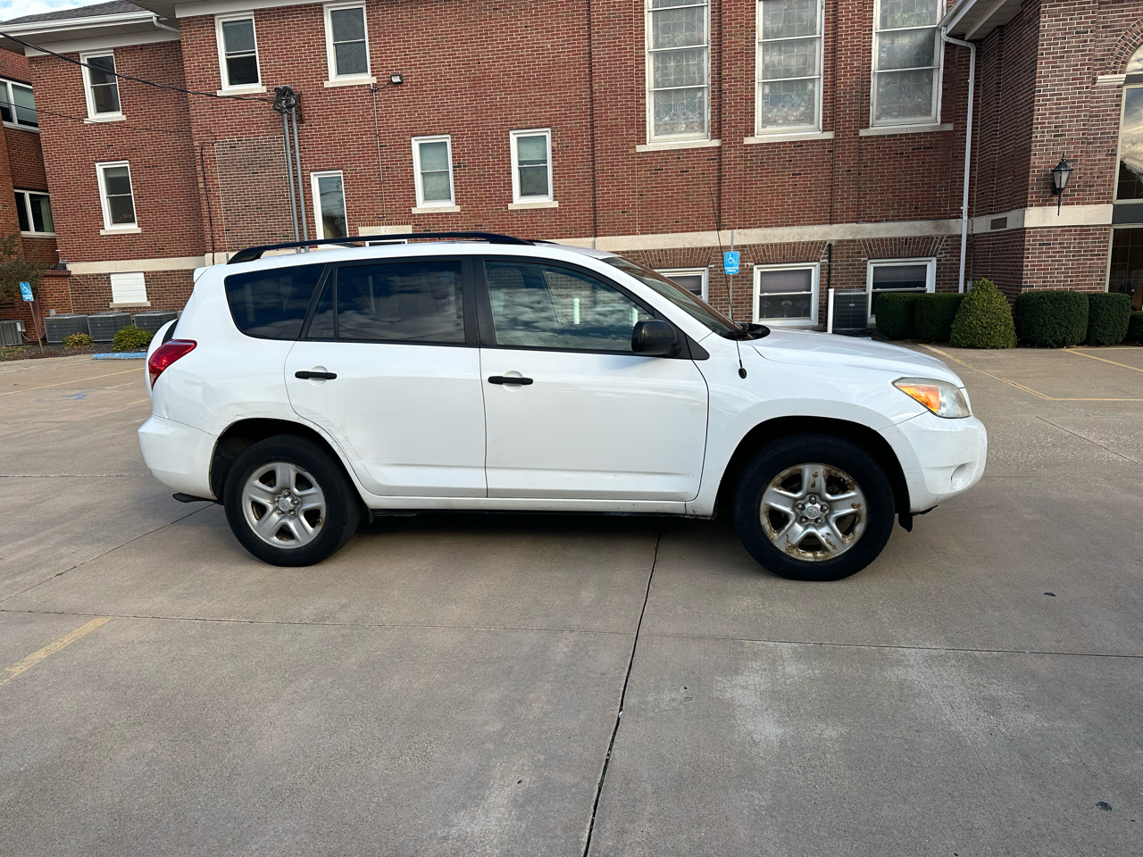 2008 Toyota RAV4 Base photo 3