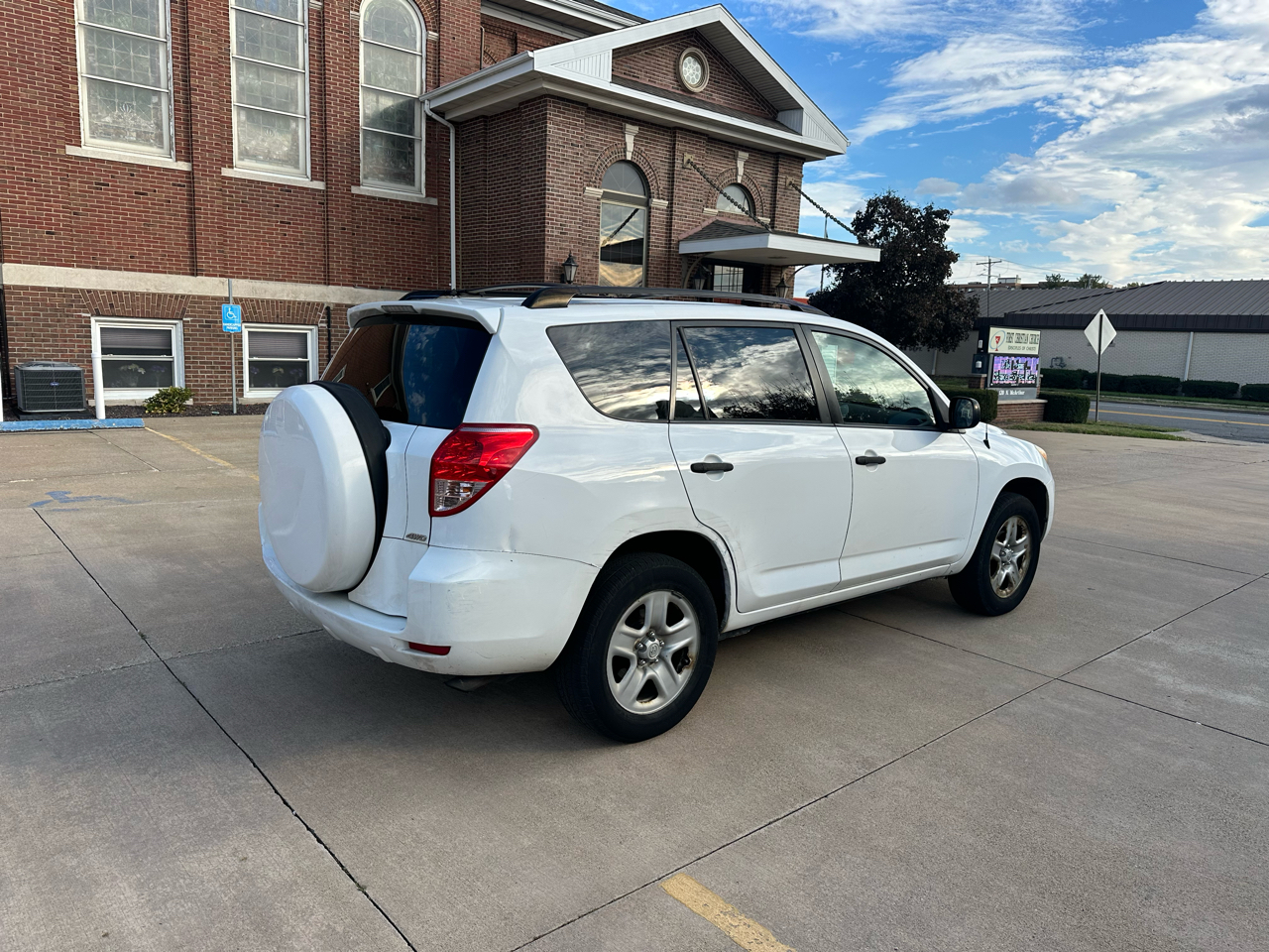 2008 Toyota RAV4 Base photo 4