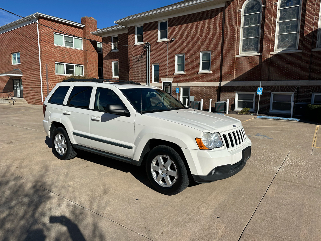2008 Jeep Grand Cherokee Laredo photo 3