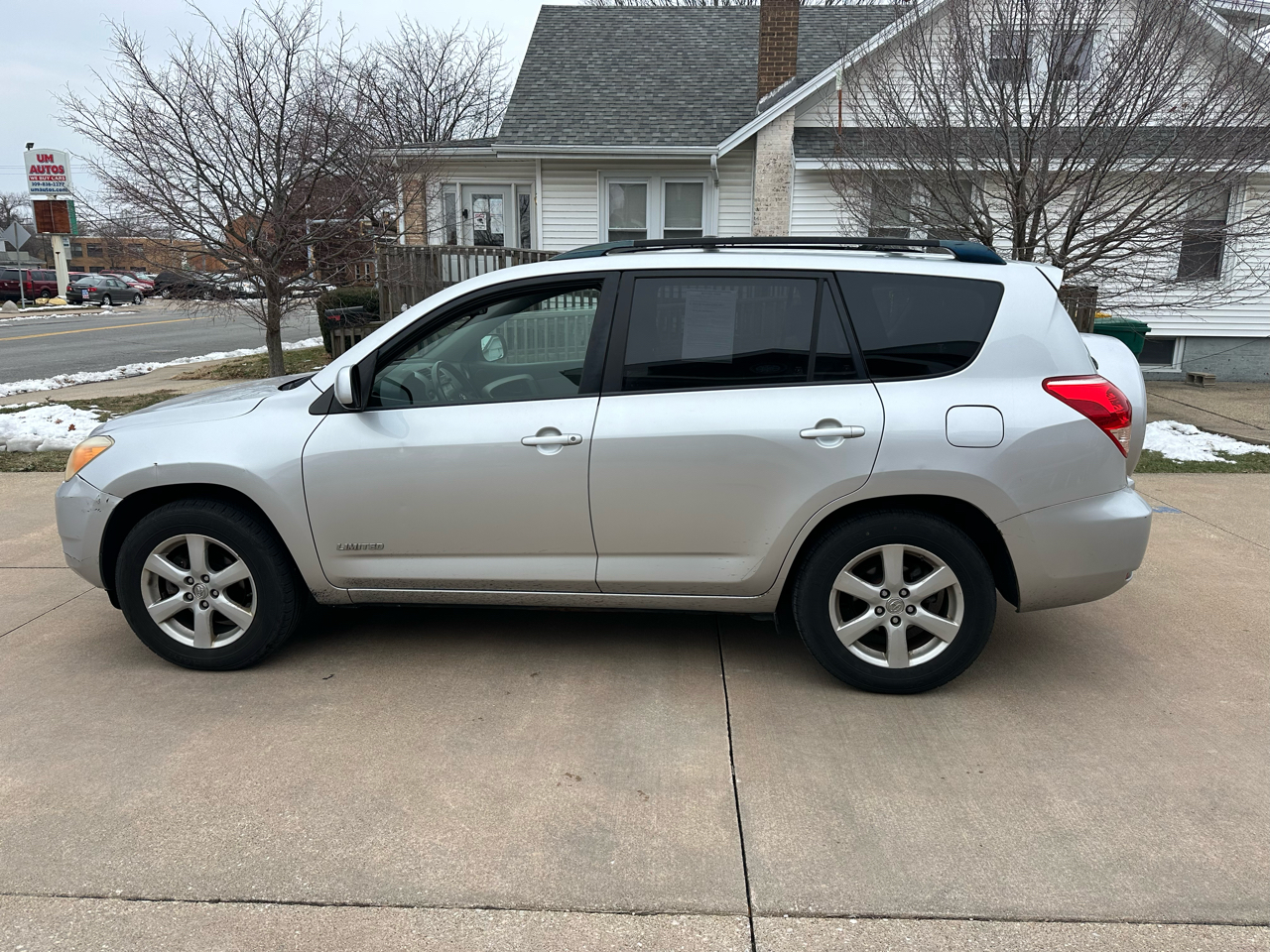 Toyota RAV4 Limited V6 4WD with 3rd Row 2007