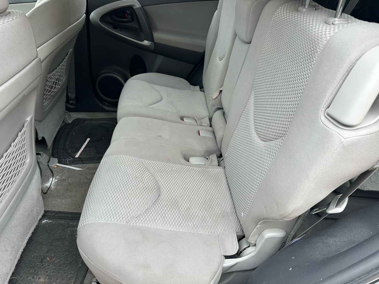 Toyota RAV4 Limited V6 4WD with 3rd Row 2007