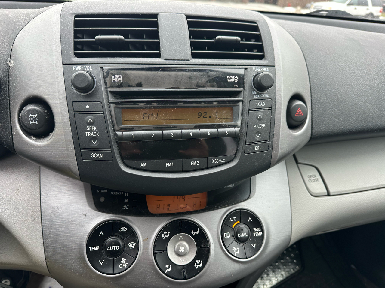 Toyota RAV4 Limited V6 4WD with 3rd Row 2007