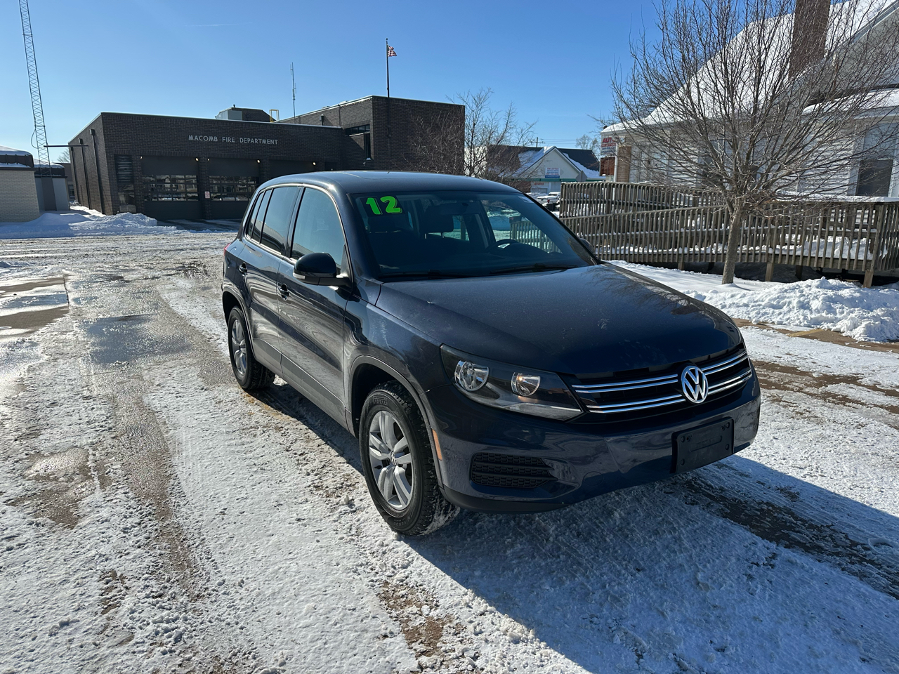 Volkswagen Tiguan S 2012