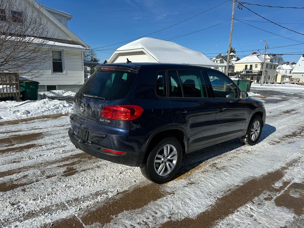 Volkswagen Tiguan S 2012