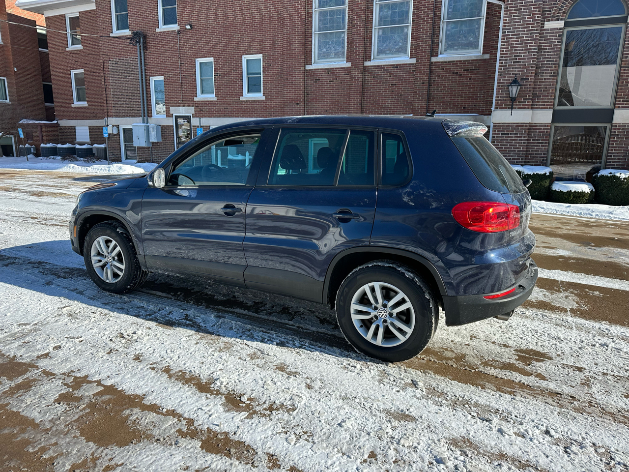 Volkswagen Tiguan S 2012