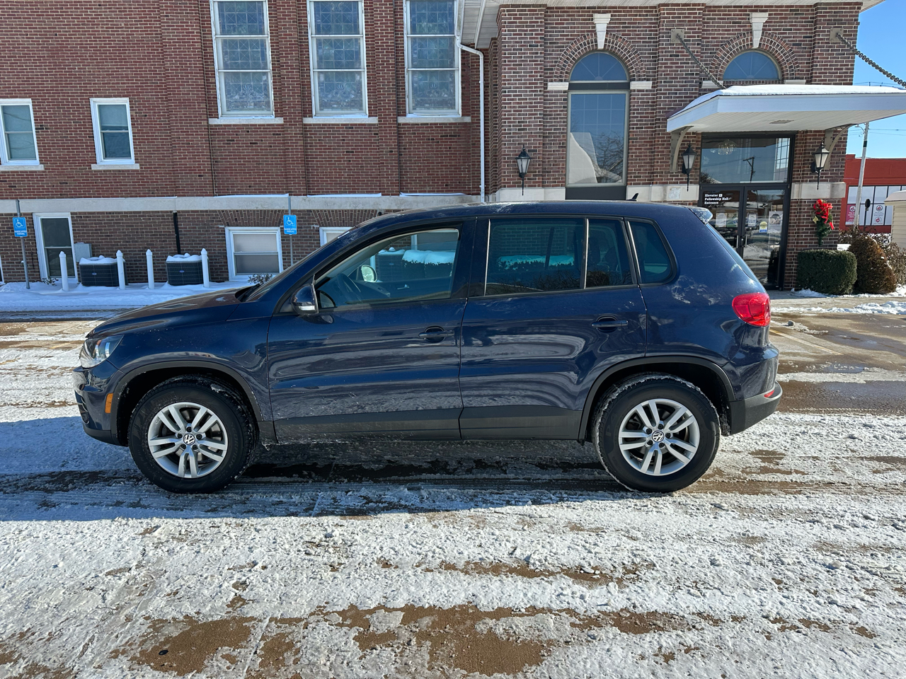 Volkswagen Tiguan S 2012