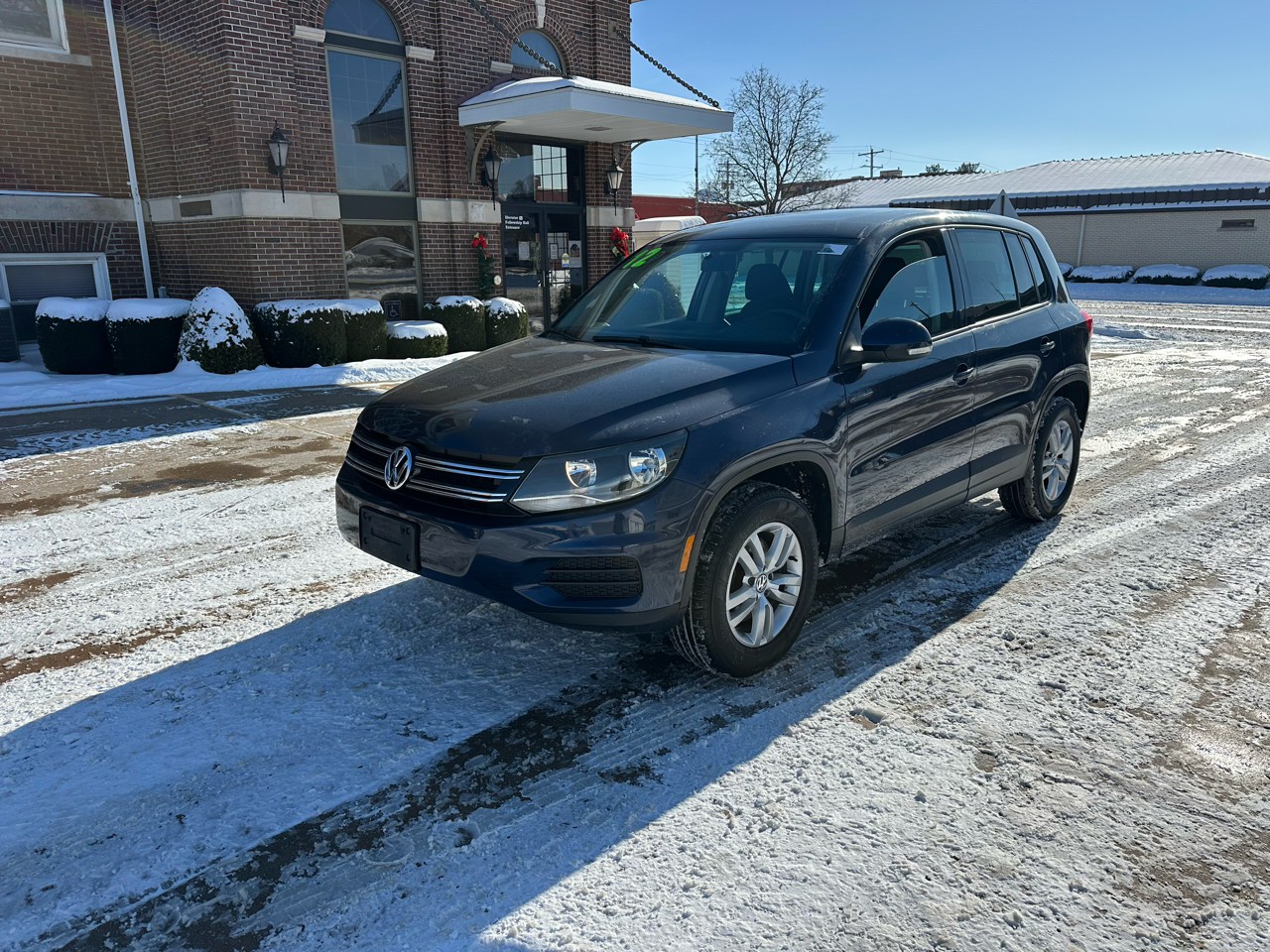 Volkswagen Tiguan S 2012